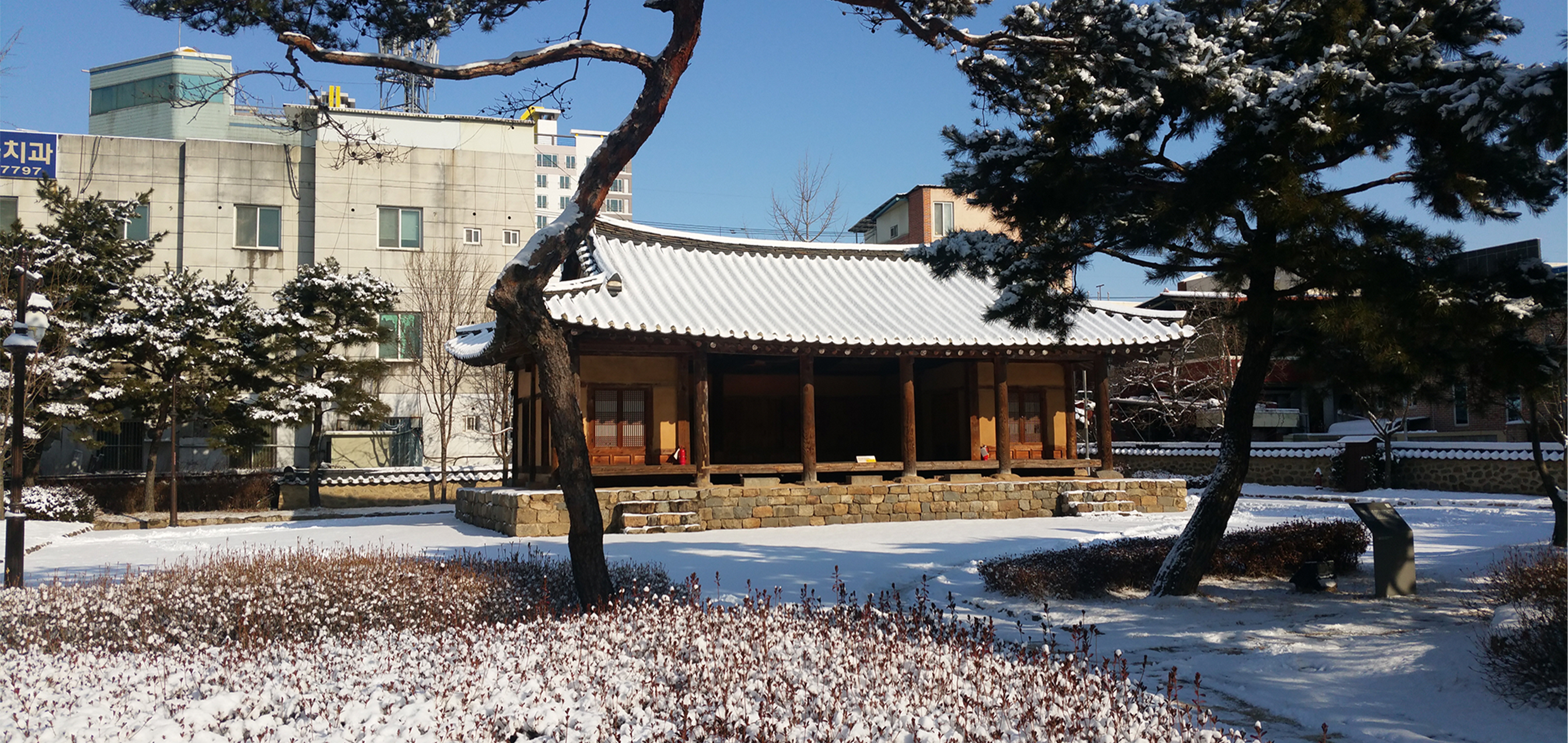 슬라이드 이미지 1